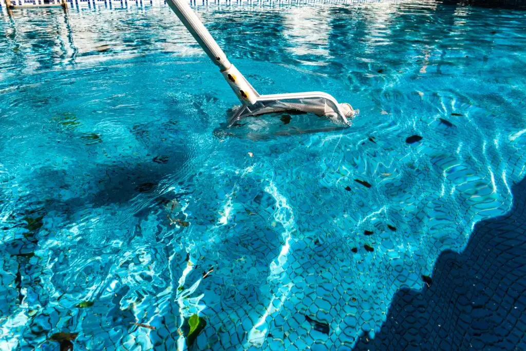 Pool maintenance using a pool net
