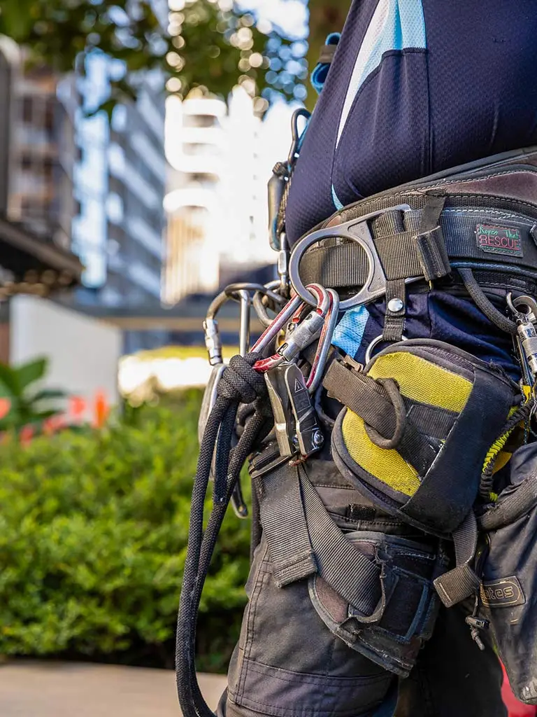 Closeup-of-harness-from-team-member-of-Fidato